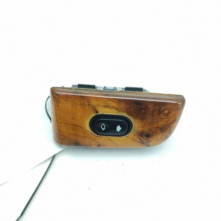 Elektrisko logu slēdzis LJA6382AC