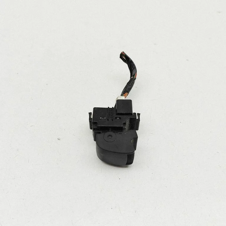 Elektrisko logu slēdzis 8974170040