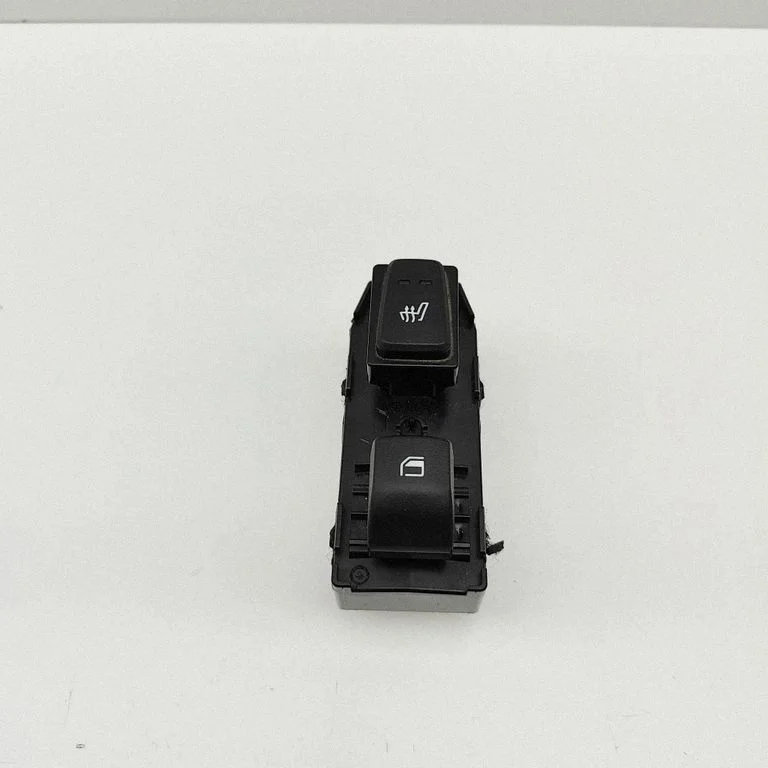 Electric window control switch 93581R2040
