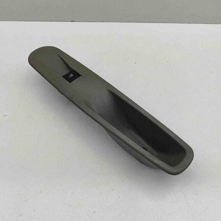 Elektrisko logu slēdzis 829506827R