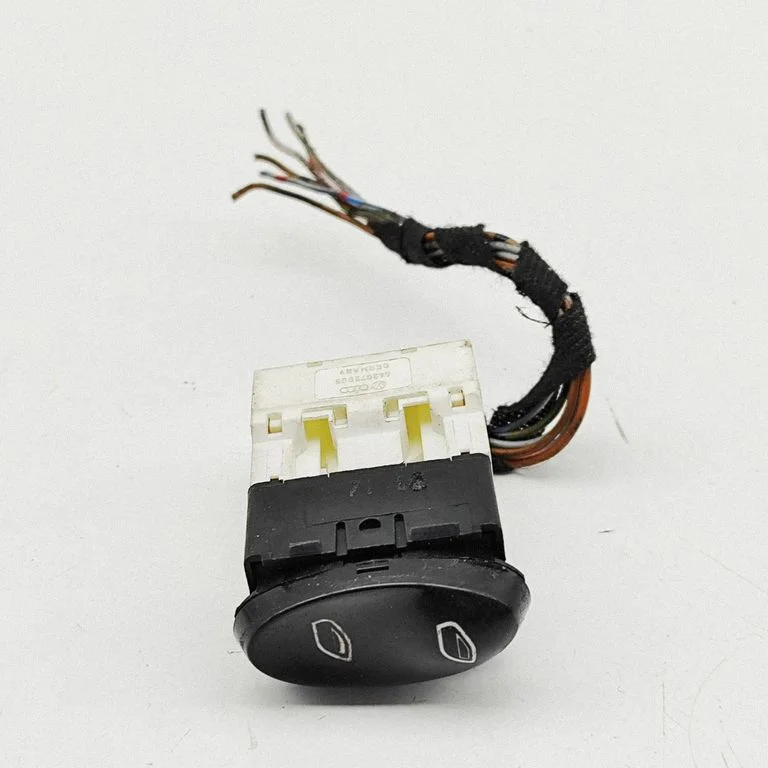 Elektrisko logu slēdzis 99661315100