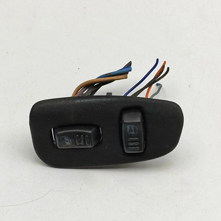 Elektrisko logu slēdzis 10402831
