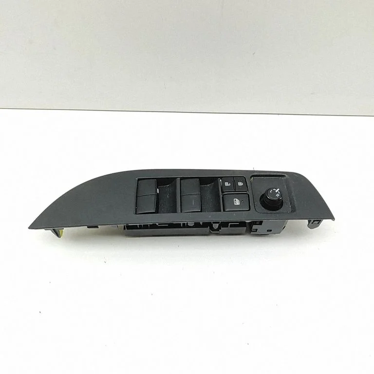 Elektrisko logu slēdzis 7423102F80