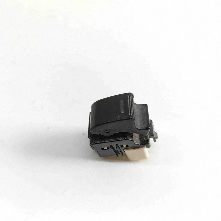 Elektrisko logu slēdzis 8481012080