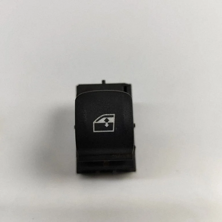 Electric window control switch 7950756