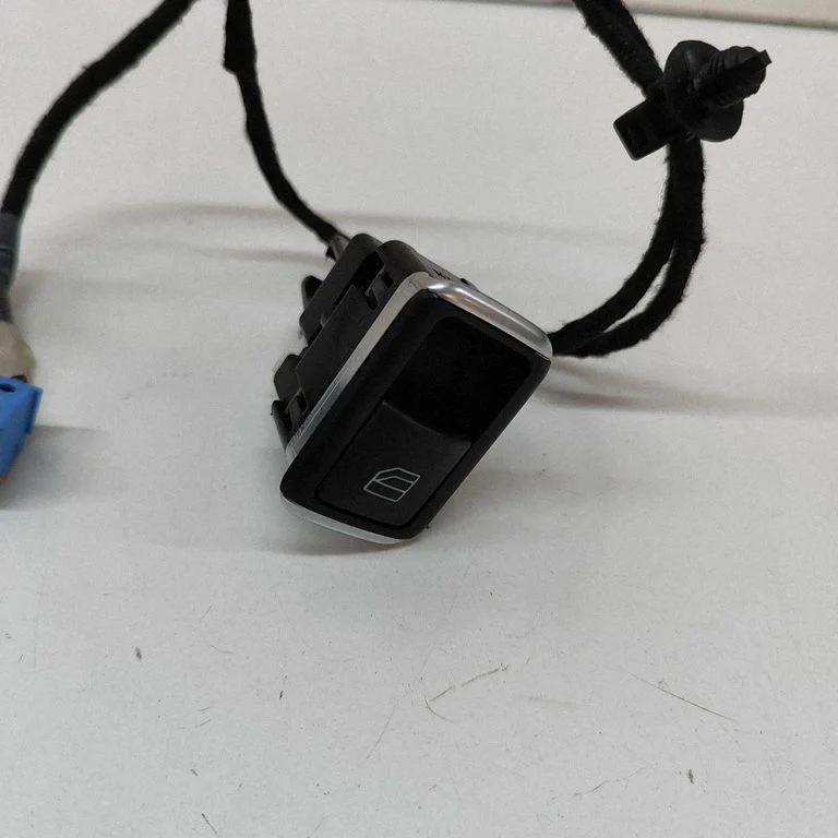 Elektrinių langų jungtukas