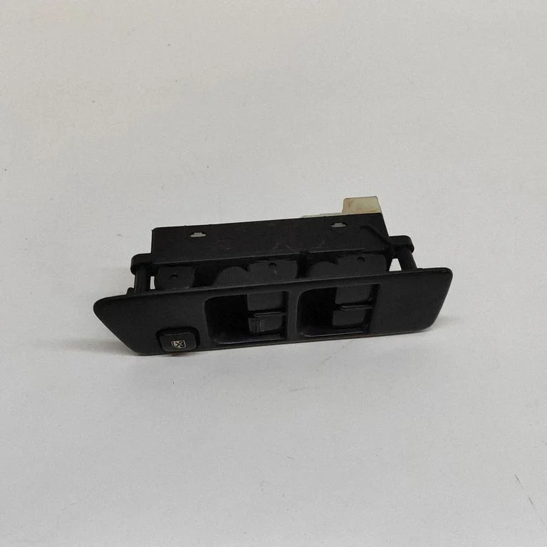 Przełącznik szyb elektrycznych 83082FC050 – Subaru Forester SF (2000-2003)