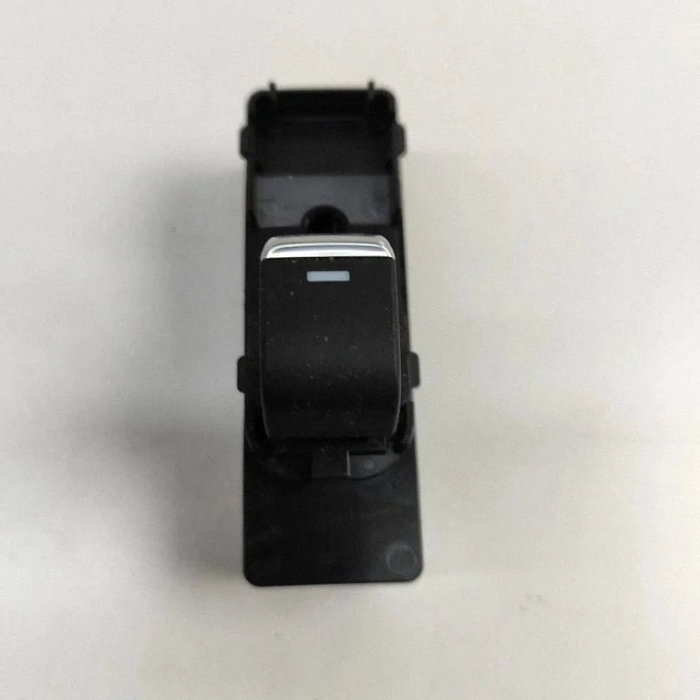 Electric window control switch GMM666370A – Mazda 6 (2008-2013)