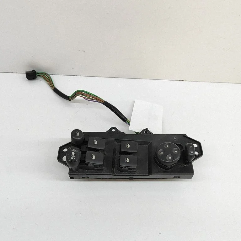 Elektriaknate lüliti 04685980AF