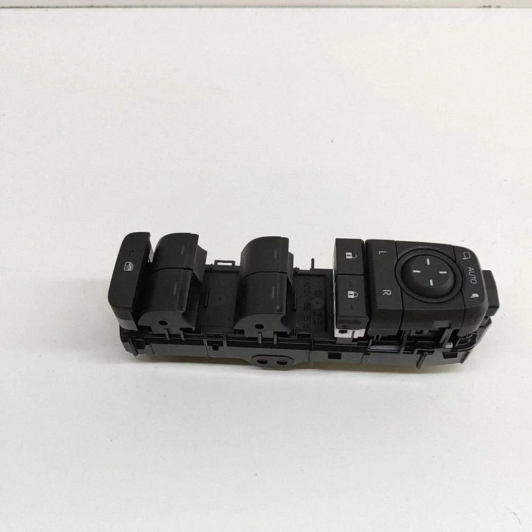 Electric window control switch 8404047140