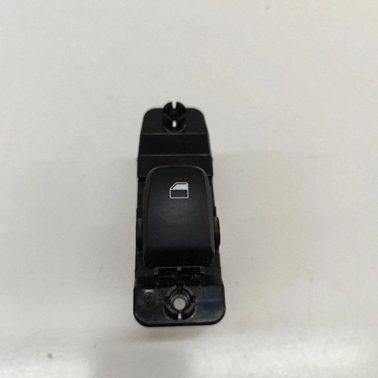 Electric window control switch – Hyundai Kona I (2017-2023)