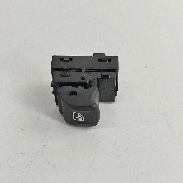 Electric window control switch 7950756