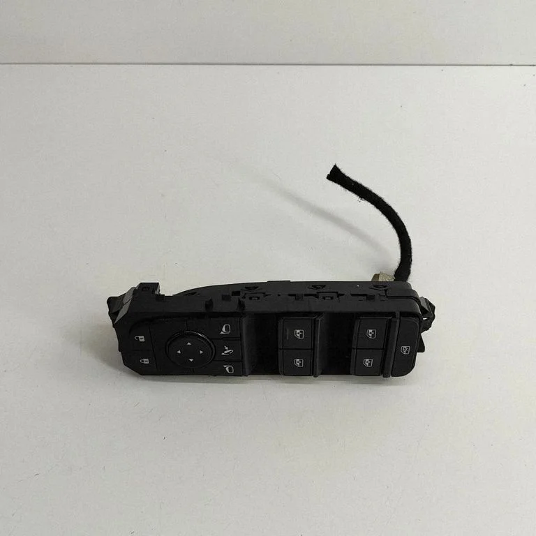 Electric window control switch – Nissan Qashqai J12 (2021-)