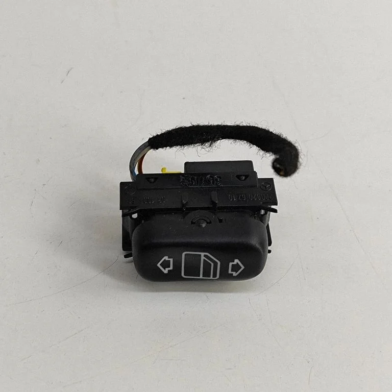 Elektrisko logu slēdzis A2208206710