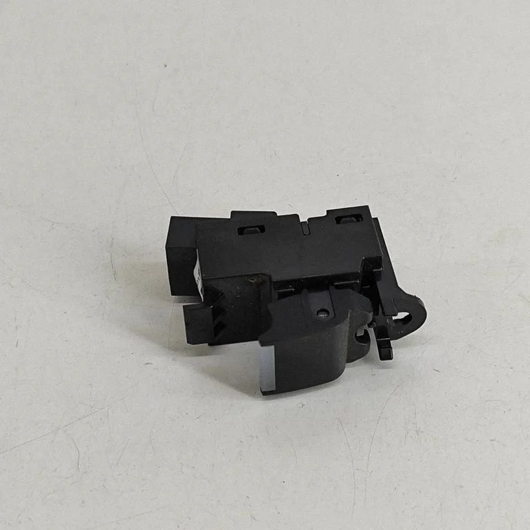 Elektrisko logu slēdzis FK7214717AB