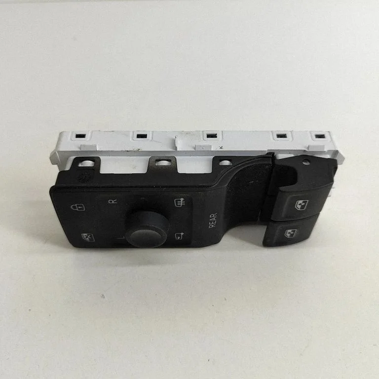 Elektrisko logu slēdzis 10A959862AE