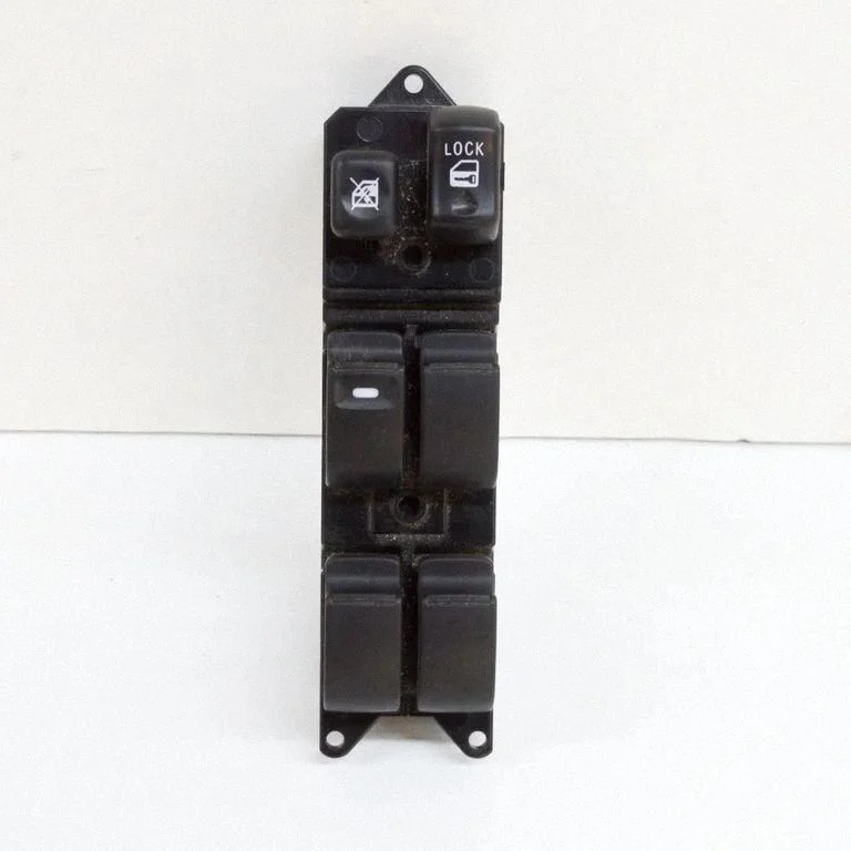 Elektrisko logu slēdzis C8DD654M