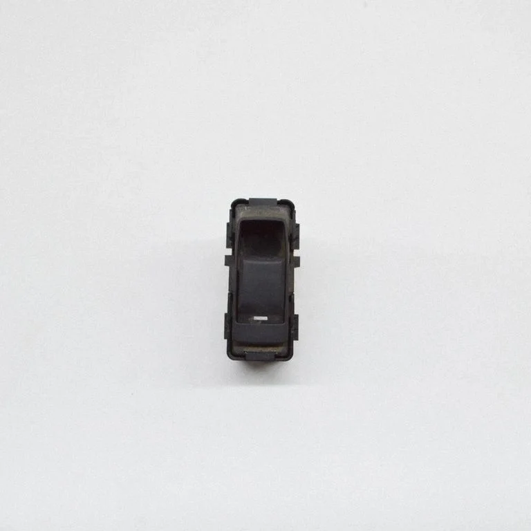 Elektriaknate lüliti 04602787A
