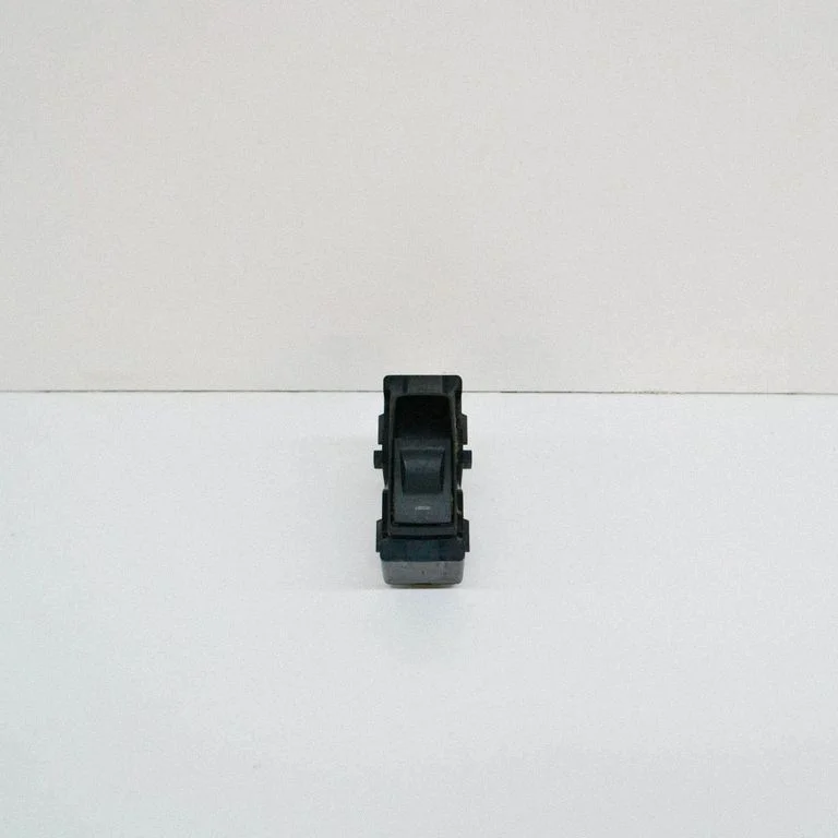 Elektrisko logu slēdzis 04602345AF