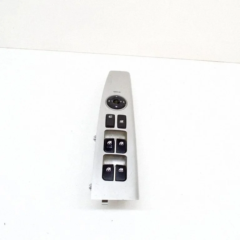 Electric window control switch 935702B000
