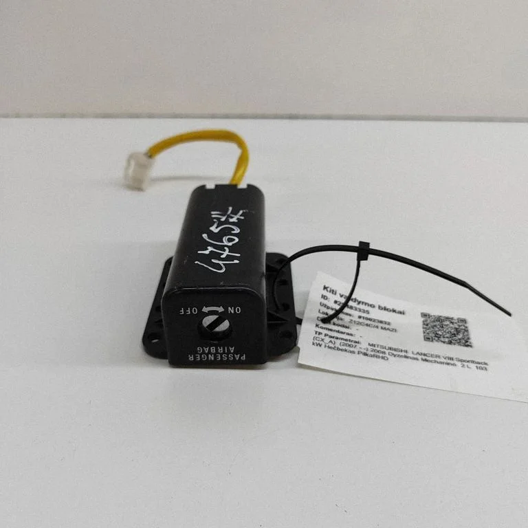 Pasažiera drošības spilvena slēdzis 8610A054