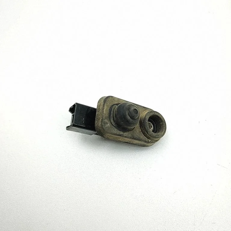 Citi slēdži/rokturi/pārslēdži 8608A220