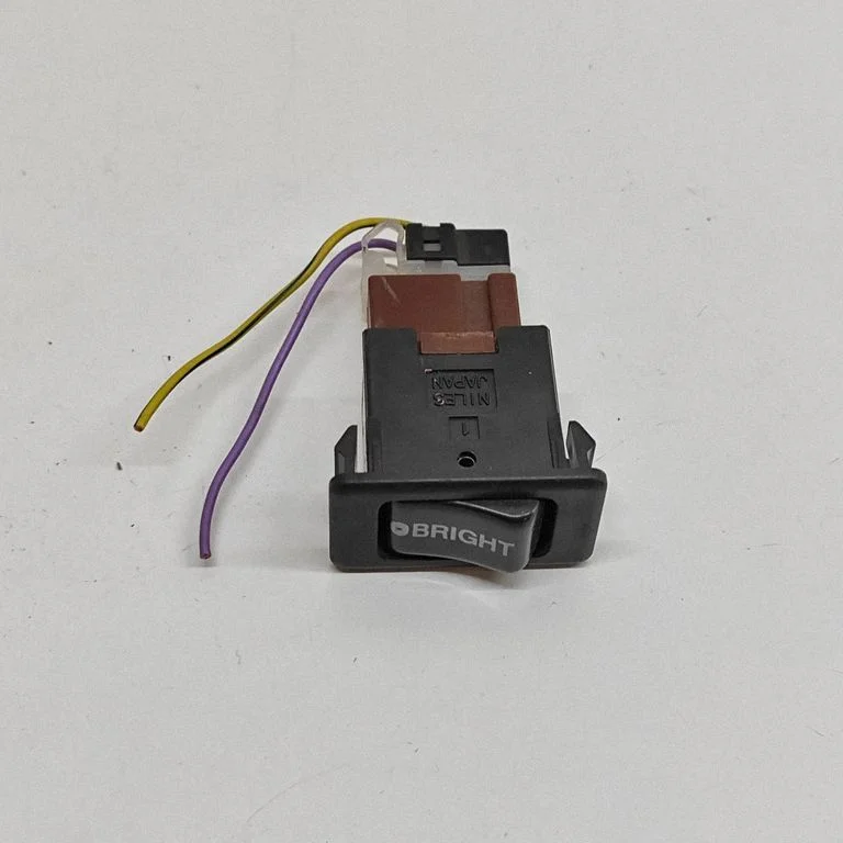 Pozostałe przełączniki i pokrętła 83023FC000 – Subaru Forester SF (2000-2003)