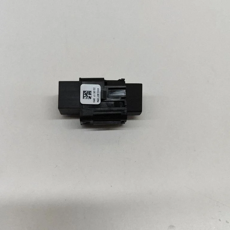 Citi slēdži/rokturi/pārslēdži 4M2907569