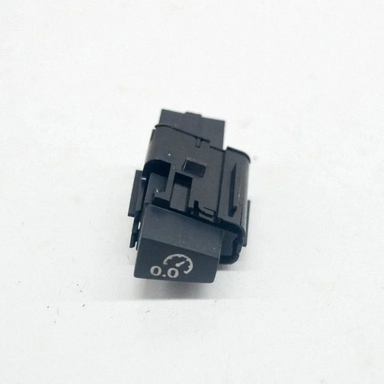 Citi slēdži/rokturi/pārslēdži 4M2907569