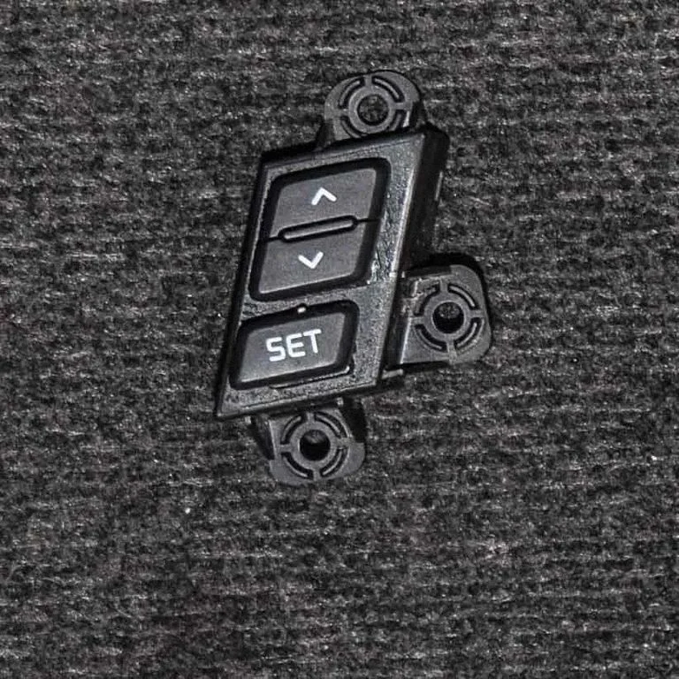 Citi slēdži/rokturi/pārslēdži 93796A2900 – KIA Ceed (2012-2018)