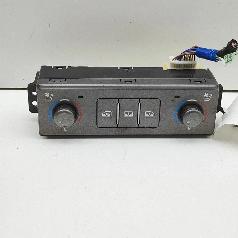 Interior fan control switch 8494050050 – Lexus LS UCF30 (2001-2007)