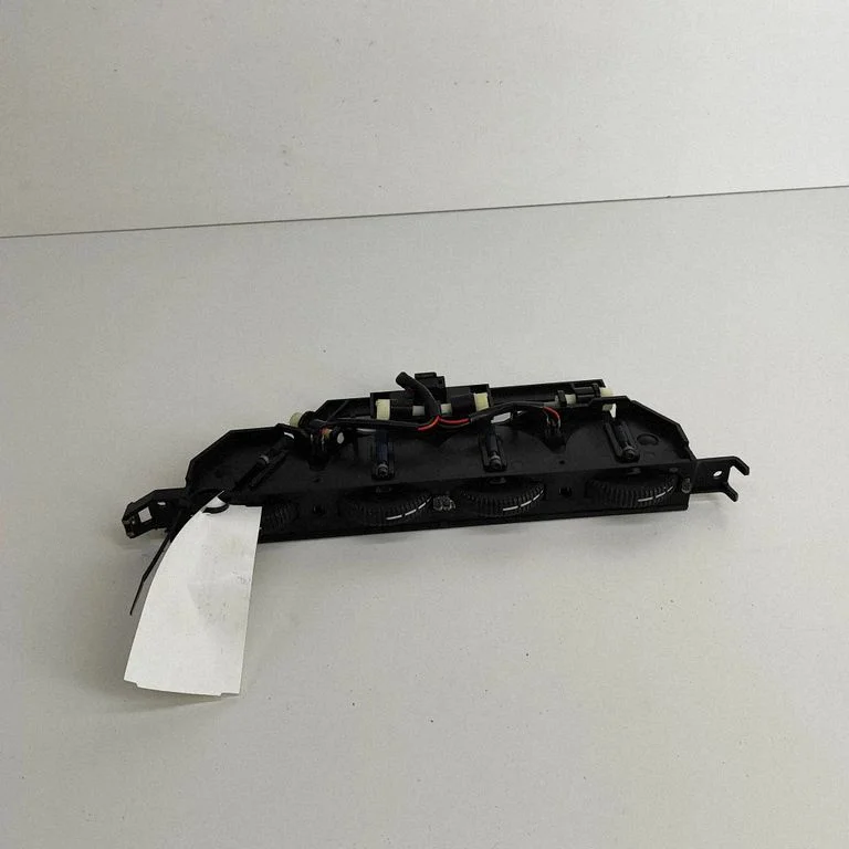 Salona ventilatora regulēšanas slēdzis A1408300485