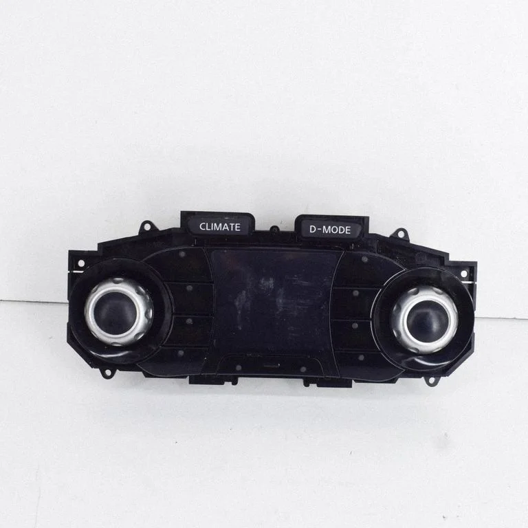 Interior fan control switch – Nissan Juke I F15 (2010-2018)