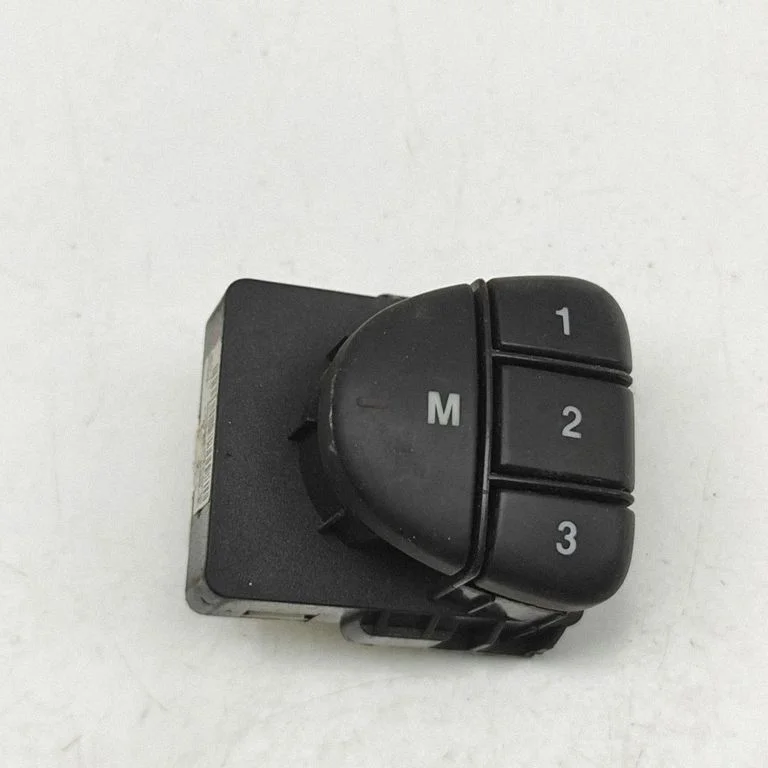 Sēdekļu regulēšanas slēdzis (-ži) 2W9314776AB
