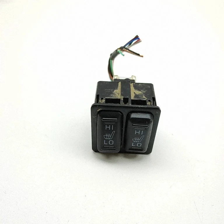 Sēdekļu apsildes slēdzis 8610A114