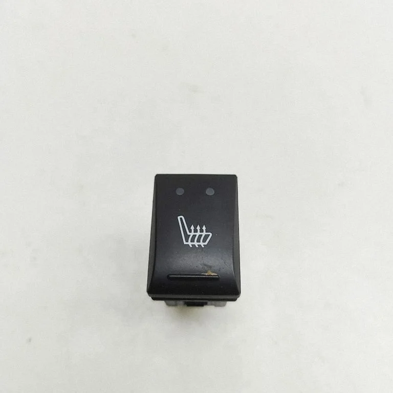 Sēdekļu apsildes slēdzis 68059874AB