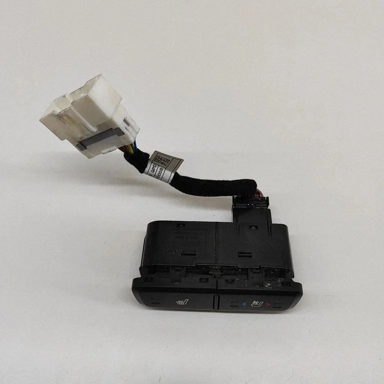 Sēdekļu apsildes slēdzis 937302T900