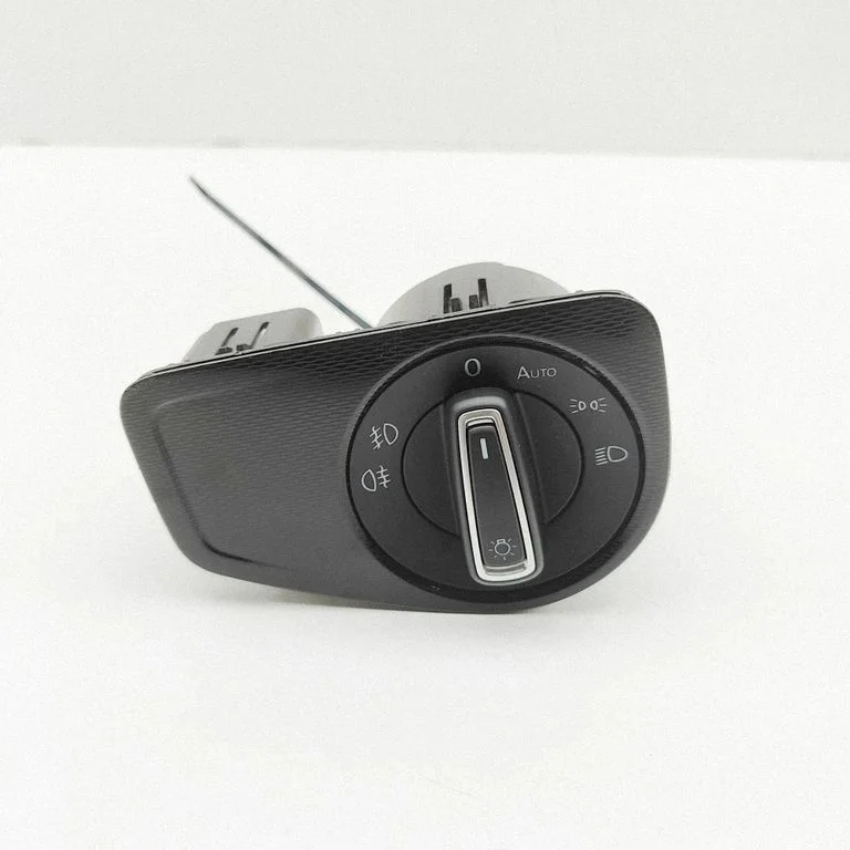 Gaismu slēdzis 5G2858060B