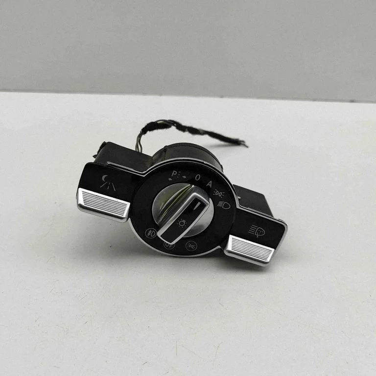 Light switch 32241101