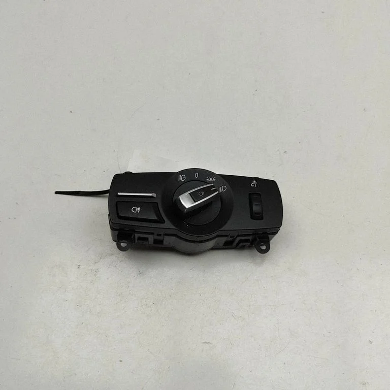 Gaismu slēdzis 9204067