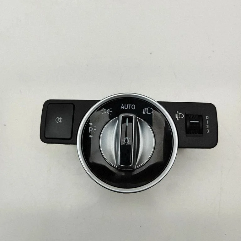 Gaismu slēdzis – Mercedes-Benz CLA klase C117 X117 W117 (2013-2019)