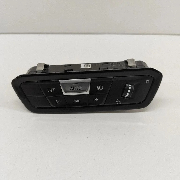 Light switch – BMW Series 8 M8 F91 F92 G14 G15 (2019-)