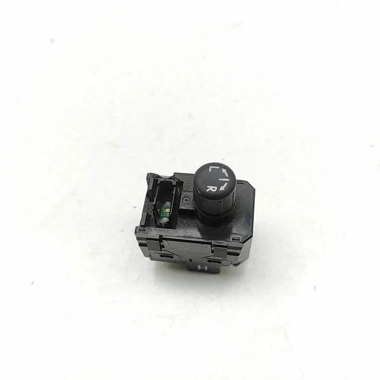Wing mirror switch – Subaru Outback (BS) (2015-2019)