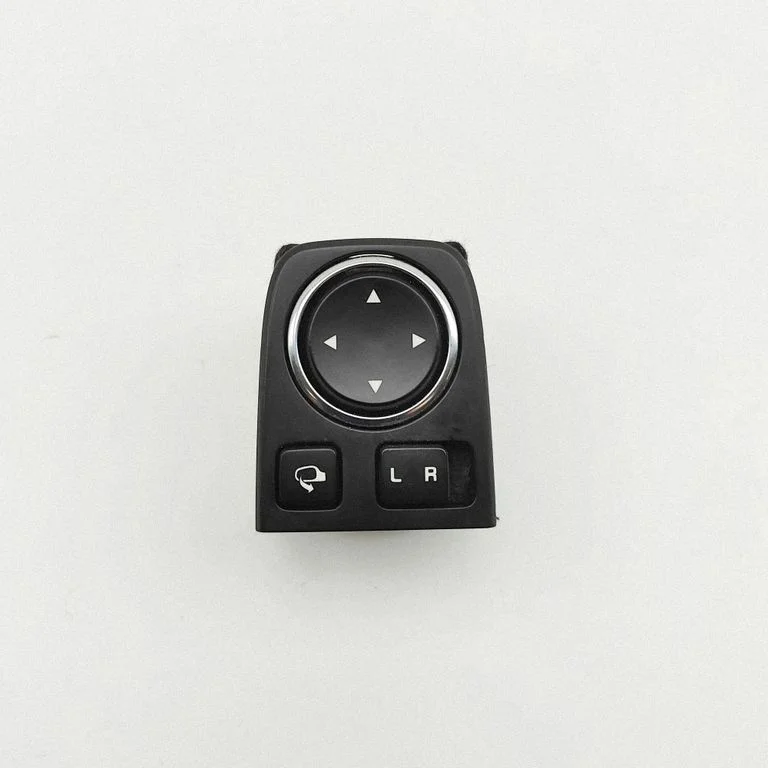 Wing mirror switch 93530J7000