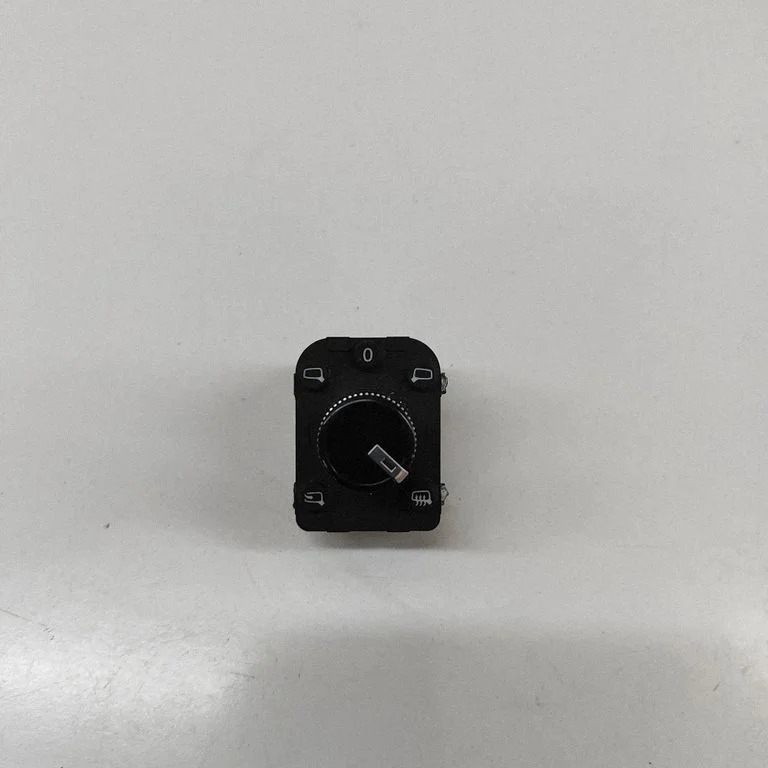 Wing mirror switch