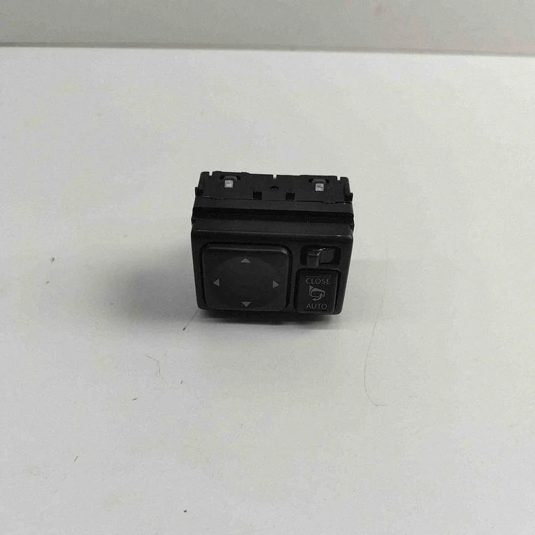 Wing mirror switch 25570BV80A