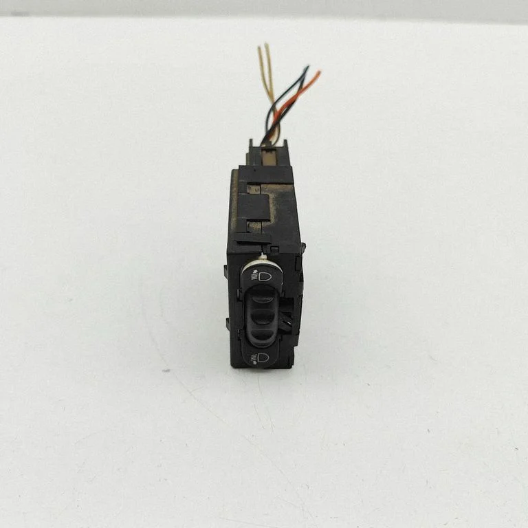 Esitulede kõrguse reguleerimise lüliti 7700841235 – Renault Master III (2010-2024)