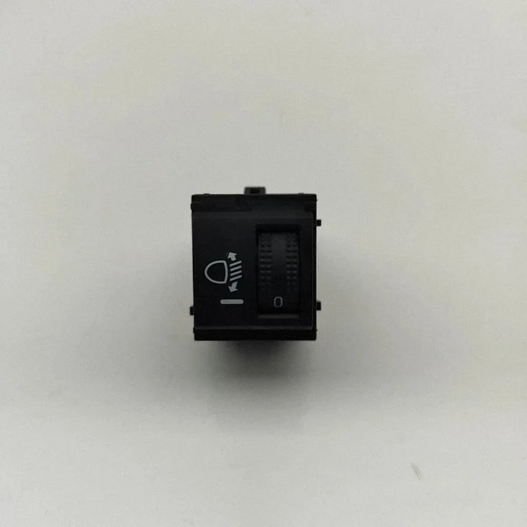 Lukturu augstuma regulēšanas slēdzis 84152F4020
