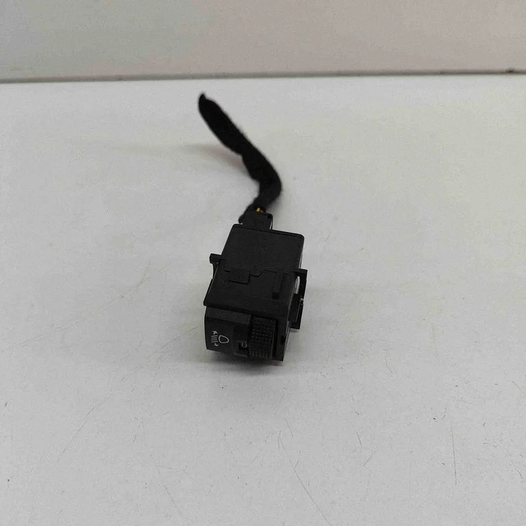 Lukturu augstuma regulēšanas slēdzis 98095437ZD