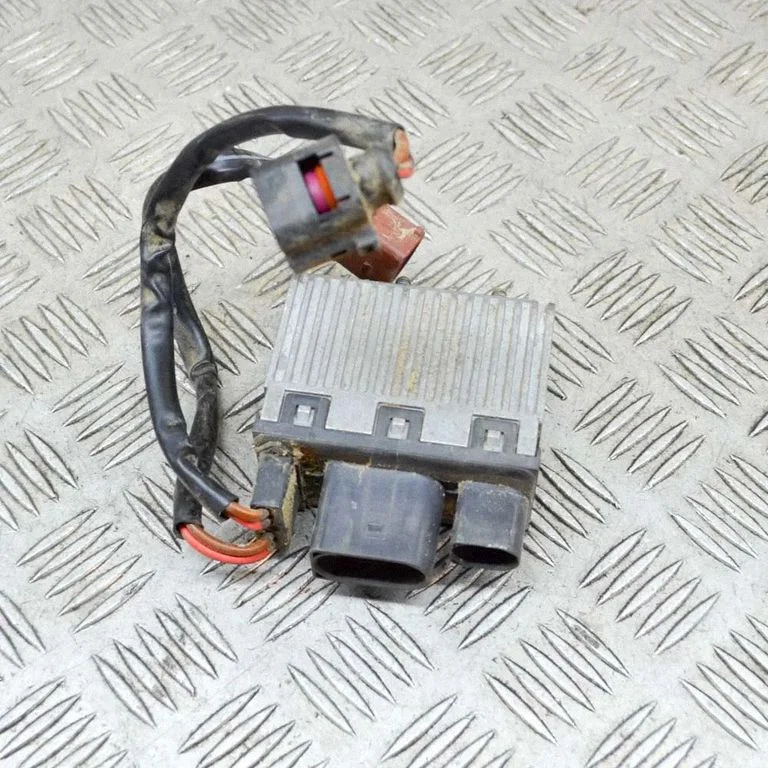 Dzesēšanas ventilatora relejs 99761843602